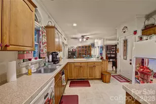 397 Reservoir Rd, Spruce Pine, NC 28777 - Photo 5