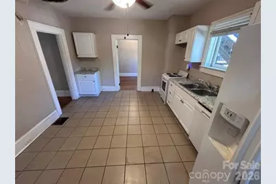 439 2nd Avenue SE, Hickory, NC 28602 - Photo 3