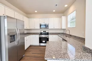 1010 Moorebrook Dr, Charlotte, NC 28214 - Photo 41