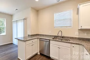 1010 Moorebrook Dr, Charlotte, NC 28214 - Photo 7