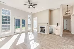 810 Greenhill Dr, Charlotte, NC 28217 - Photo 3