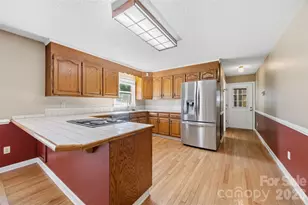 107 Camelot Ct, Kings Mountain, NC 28086 - Photo 5