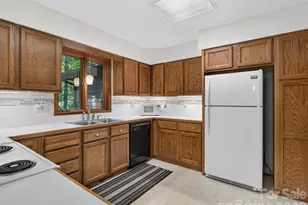 64 Surrey Ln, Brevard, NC 28712 - Photo 13