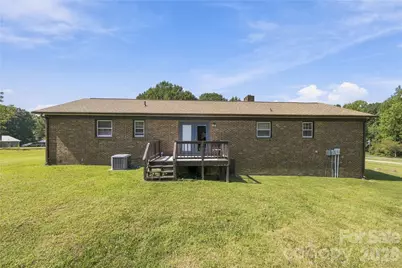 305 W Timberland Drive, Grover, NC 28073 - Photo 17