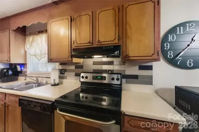 305 W Timberland Drive, Grover, NC 28073 - Photo 7