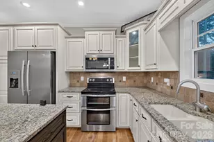 5596 Bridgewater Dr, Granite Falls, NC 28630 - Photo 19