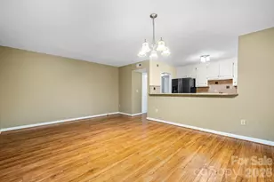 2433 1st St NW, Hickory, NC 28601 - Photo 9
