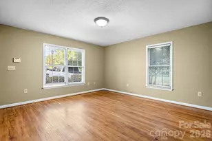 2433 1st St NW, Hickory, NC 28601 - Photo 5