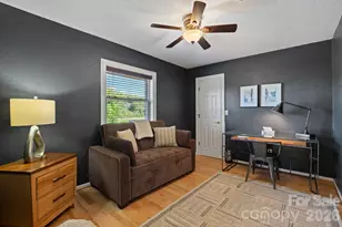 422 Crooked Creek Rd, Hendersonville, NC 28739 - Photo 27