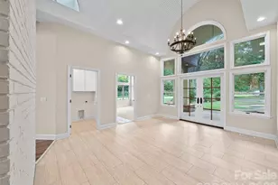 18 Carriage Park Way, Hendersonville, NC 28791 - Photo 3