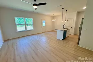1106 Montcalm St, Charlotte, NC 28208 - Photo 3