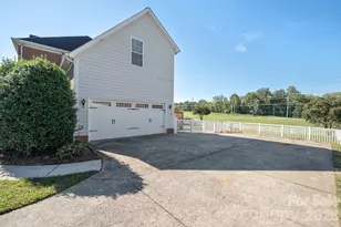 110 Fox Den Cir, Statesville, NC 28677 - Photo 17