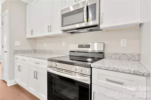 452 Dawn Cir, Charlotte, NC 28213 - Photo 9