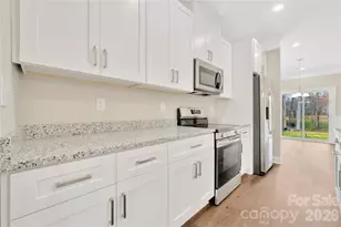 452 Dawn Cir, Charlotte, NC 28213 - Photo 7