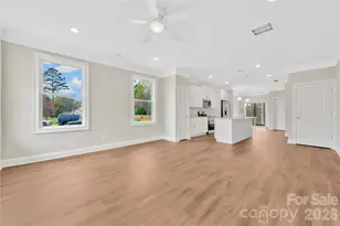 452 Dawn Cir, Charlotte, NC 28213 - Photo 5
