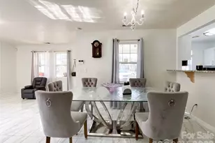 1501 Effingham Rd, Charlotte, NC 28208 - Photo 5