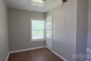 916 Mountain Crest Dr, Kings Mountain, NC 28086 - Photo 5