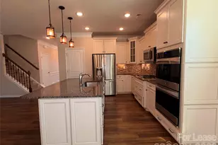 2433 Chinkapin Ct, Gastonia, NC 28054 - Photo 9
