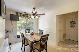 1300 Sugar Hollow Dr, Charlotte, NC 28214 - Photo 11