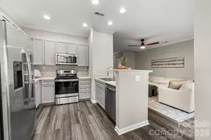 14208 Castle Abbey Ln, Charlotte, NC 28277 - Photo 5
