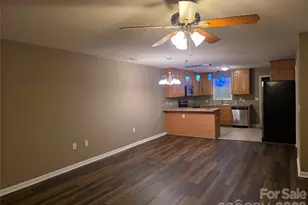 505 2nd St Pl NE, Conover, NC 28613 - Photo 3