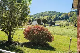 654 Ratcliff Cove Rd, Waynesville, NC 28786 - Photo 9