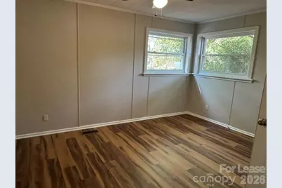 30 20th Avenue NW, Hickory, NC 28601 - Photo 13