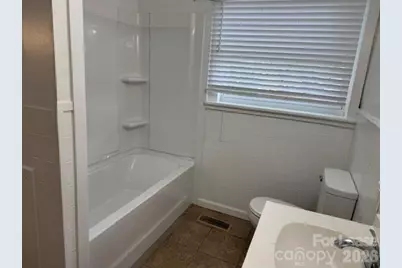 30 20th Avenue NW, Hickory, NC 28601 - Photo 9