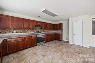 13750 Rutherglen Ct, Charlotte, NC 28213 - Photo 13