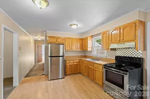 101 Cedar Ln, Mount Holly, NC 28120 - Photo 7