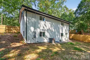 1561 Westdale Dr, Charlotte, NC 28208 - Photo 5