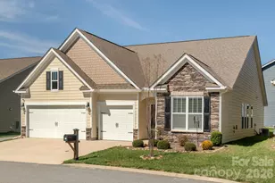 748 Summerfield Pl, Flat Rock, NC 28731 - Photo 1