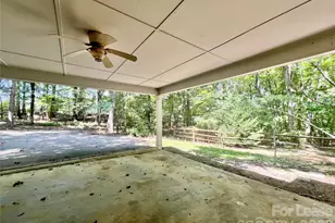2200 Fair Forest Dr, Matthews, NC 28105 - Photo 23