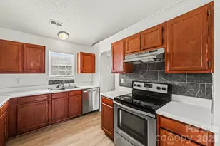 4415 Biesterfield Dr, Charlotte, NC 28216 - Photo 11