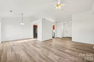 4415 Biesterfield Dr, Charlotte, NC 28216 - Photo 5