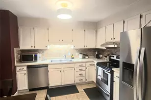 475 N Spring Ave, Newton, NC 28658 - Photo 9