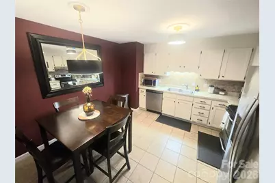 475 N Spring Avenue, Newton, NC 28658 - Photo 7