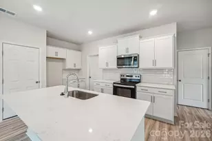 68 Laurel Pointe Dr, Waynesville, NC 28785 - Photo 11