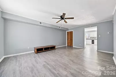 402 S Ashe Avenue, Newton, NC 28658 - Photo 11