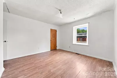402 S Ashe Avenue, Newton, NC 28658 - Photo 21