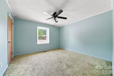 402 S Ashe Avenue, Newton, NC 28658 - Photo 25