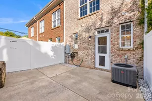 8512 Beaver Creek Dr, Charlotte, NC 28269 - Photo 13