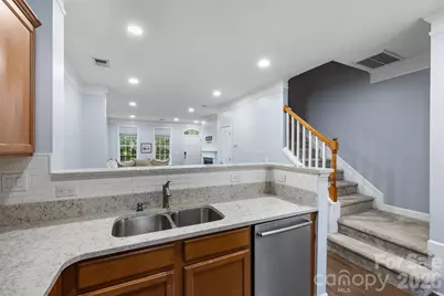 8512 Beaver Creek Drive, Charlotte, NC 28269 - Photo 5