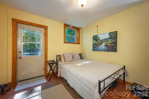 824 N Cherokee Ave, Black Mountain, NC 28711 - Photo 23