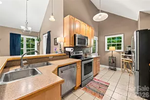 8 Maltese Ln, Weaverville, NC 28787 - Photo 5