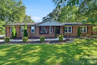 718 E Hoke Street, Lincolnton, NC 28092 - Photo 1