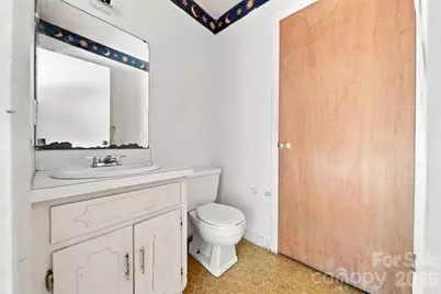 402 S Ashe Avenue, Newton, NC 28658 - Photo 37
