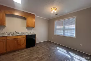 313 E Washington Ave, Bessemer City, NC 28016 - Photo 5