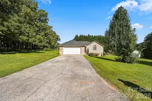 1256 Willow Dr, Morganton, NC 28655 - Photo 25
