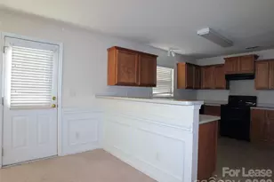 11701 Village Pond Dr, Charlotte, NC 28278 - Photo 5